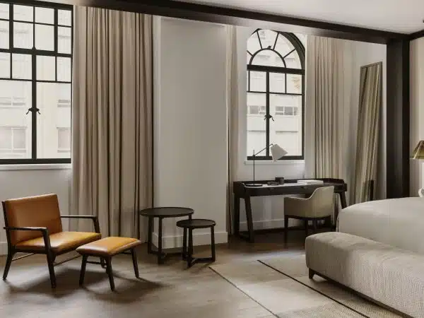 Capella_Sydney_Rooms_Premier-King_5005_5726_HR-600x450