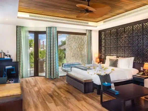 Deluxe-Sea-View-Terrace-600x450