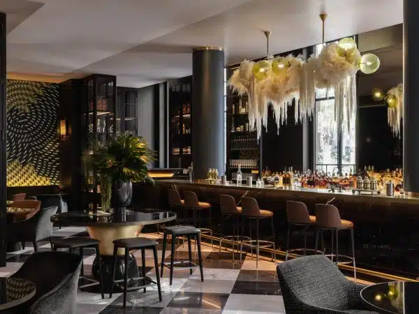 McRae-Bar_6677_LR-600x450