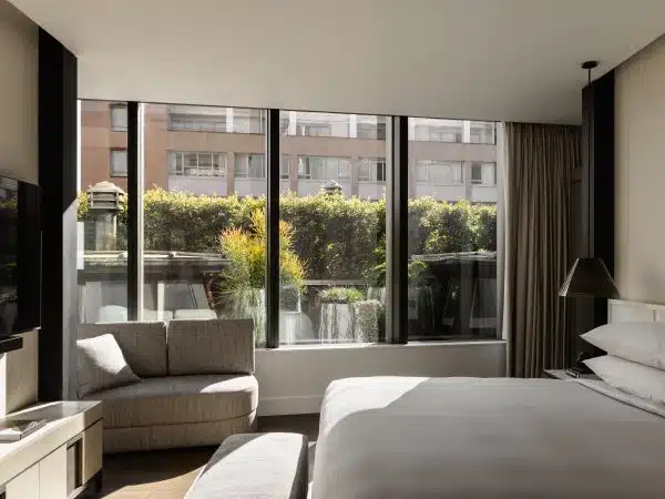 Skyline_Room_King_7037_5045_HR-600x450