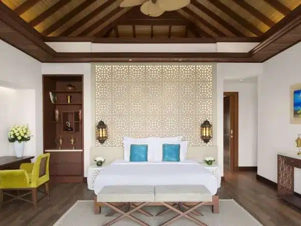 Two-and-Three-Bedroom-Seaview-Pool-Villa-Master-Bedroom-600x450