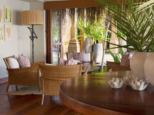 Azura-Benguerra-lounge-600x450