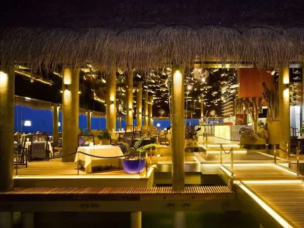 Velaa_Private_Island_Aragu_Restaurant_1-600x450