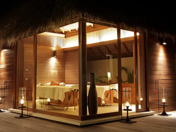imgi_11_Park-Hyatt-Maldives-Hadahaa-P251-Spa-Villa-600x450