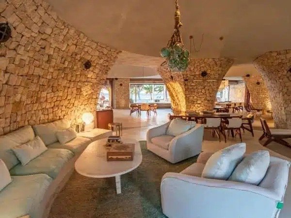 imgi_7_Miavana-Piazza-3-600x450