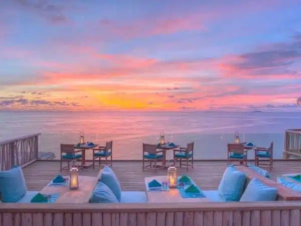imgi_7_Soneva-Fushi-Out-of-the-Blue-Exterior-600x450